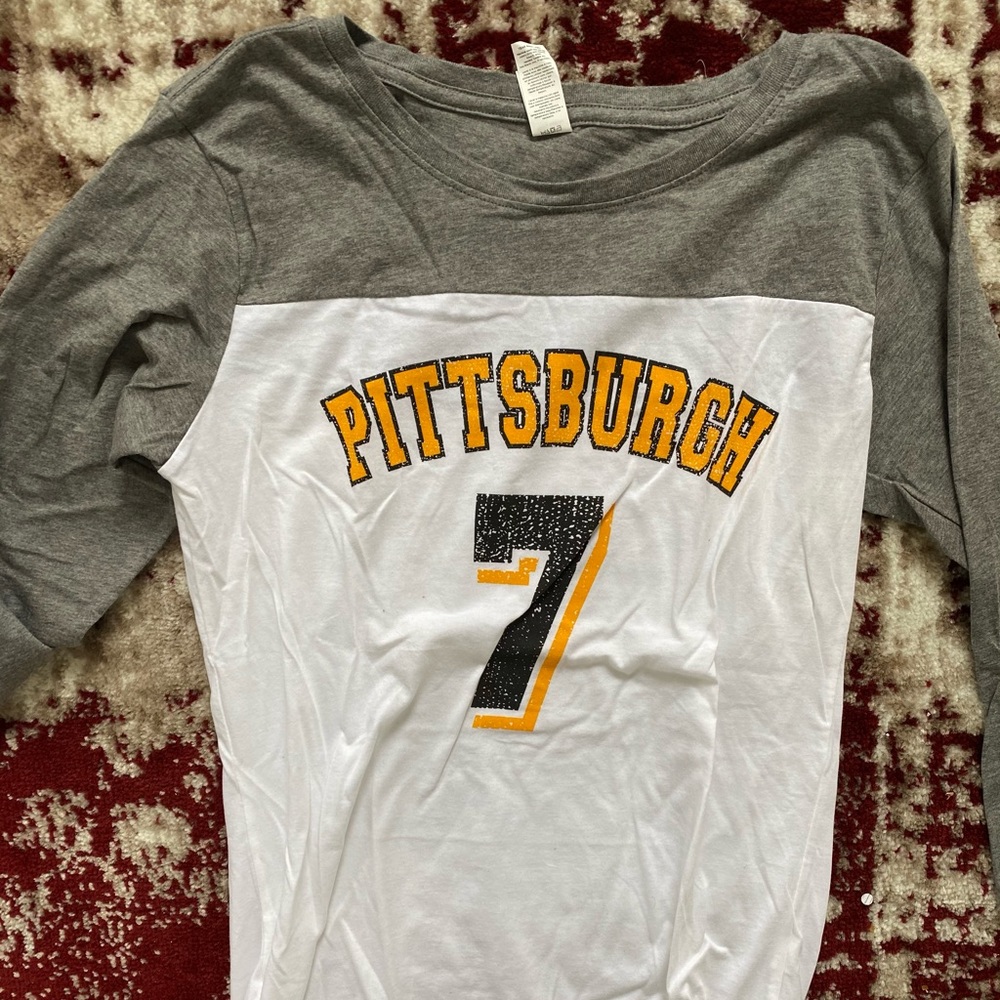 Never Worn* NFL Team Apparel Pittsburgh Steelers T